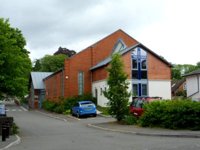 Redhill Baptist Church, Hatchlands Road, Redhill (June 2013) (2)
