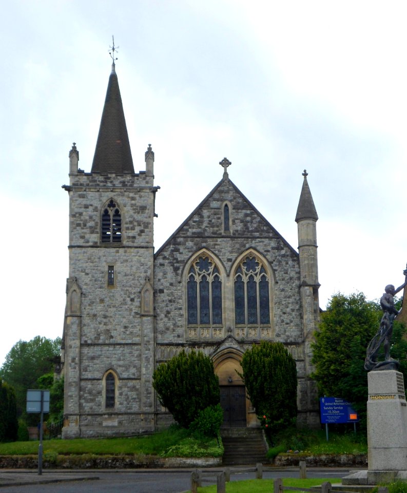 Redhill United Reformed Church, Shaw's Corner, Redhill (June 2013) (4)