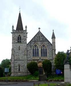 Redhill United Reformed Church, Shaw's Corner, Redhill (June 2013) (4)
