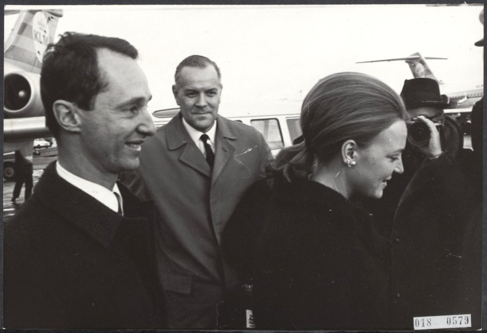 Reeks 018-0578 tm 018-0579 prinses Irene en prins Carel-Hugo komen aan op Schip, Bestanddeelnr 018-0579