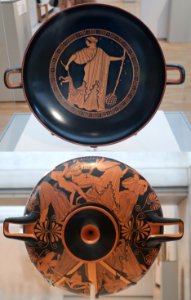 Red-figure cup showing the death of Pentheus and a Maenad by Douris, Kimbell Art Museum