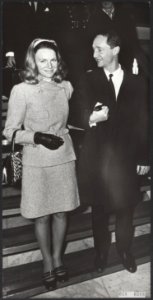 Reeks 018-0587 tm 018-0588 aankomst prinses Irene en prins Carel-Hugo voor doop, Bestanddeelnr 018-0588