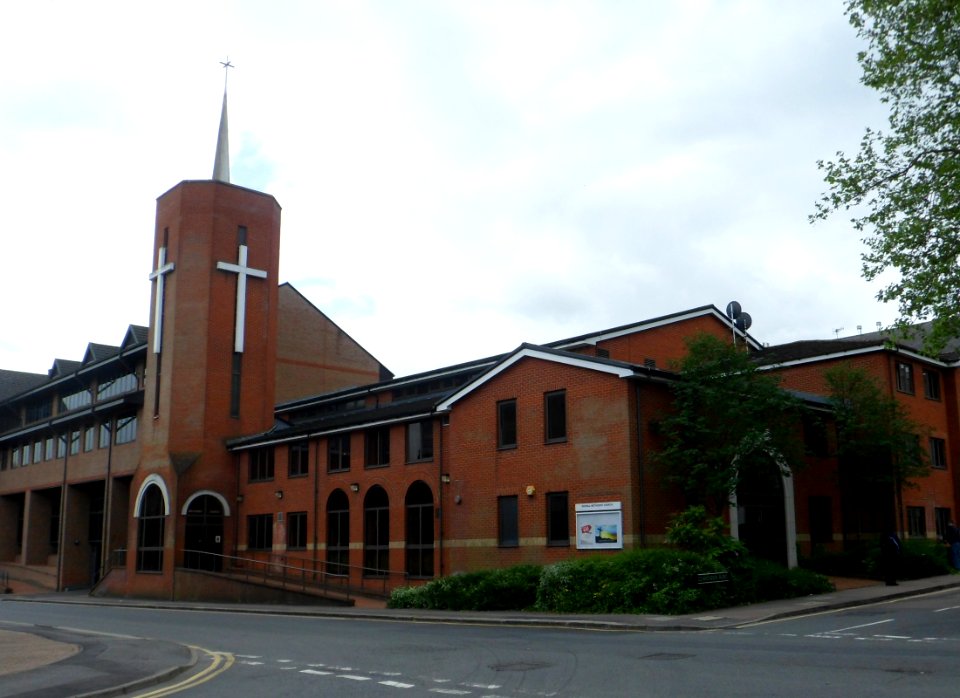 Redhill Methodist Church and Centre, Gloucester Road, Redhill (June 2013) (4)