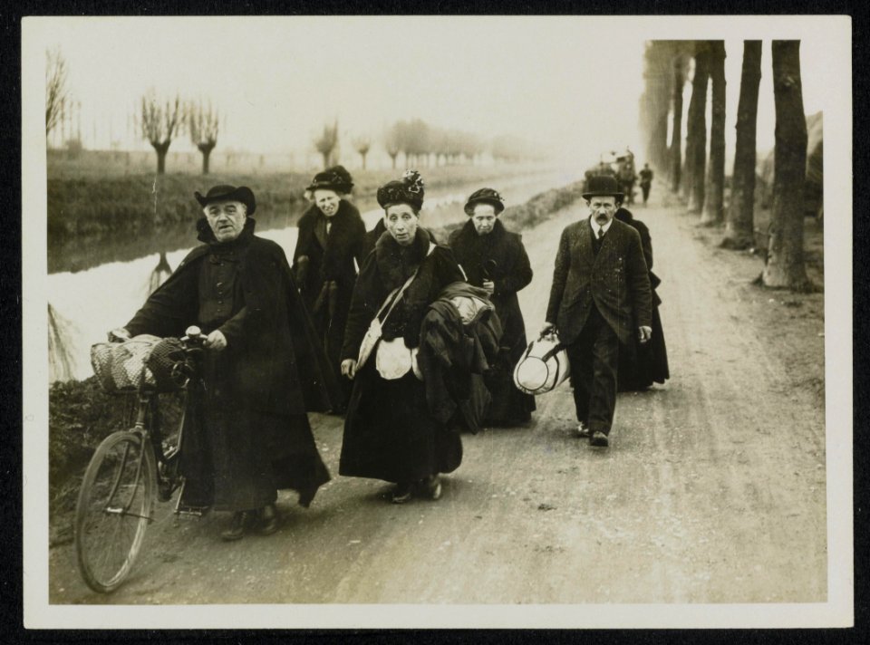 Refugees from Armentières, Bestanddeelnr 158-1395