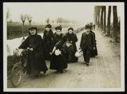 Refugees from Armentières, Bestanddeelnr 158-1395
