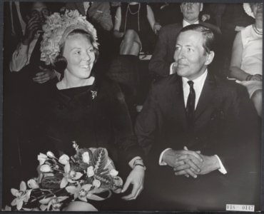 Reeks 018-0147 tm 018-1050 Beatrix en Claus bezoeken congres van M68, Bestanddeelnr 018-0147