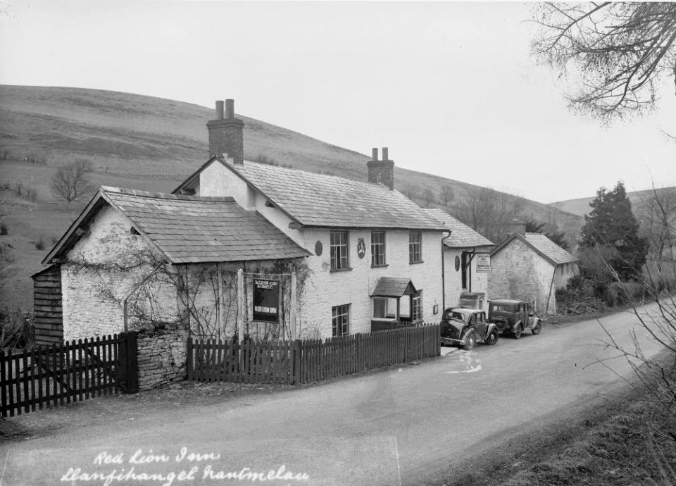 Red Lion Inn, Llanfihangel-Nant-Melan (1294469)