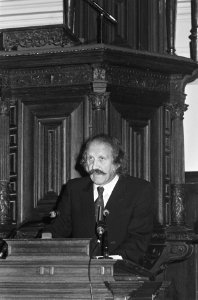 Rede professor W. Holzbauer (een der architecten van Stopera) tijdens opening ac, Bestanddeelnr 933-7588