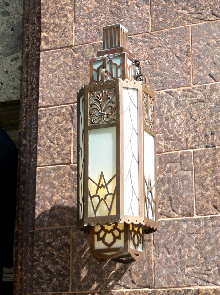 Redick Tower (Omaha) entrance lamp 1