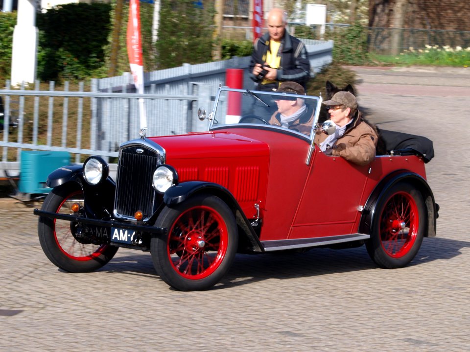 Red Wolseley Hornet, Dutch registration AM-62-91 pic-003