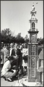 Reeks 018-0004 tm 0180005 Beatrix en Claus bezoeken Madurodam., Bestanddeelnr 018-0004