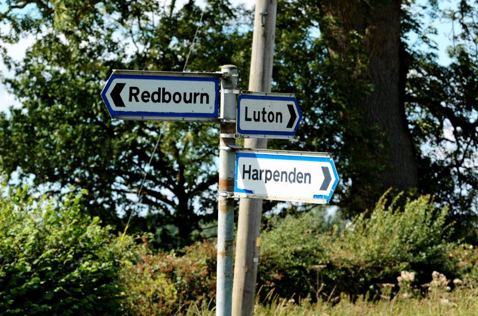Redbourn-Luton-Harpenden-sign-20050828-021