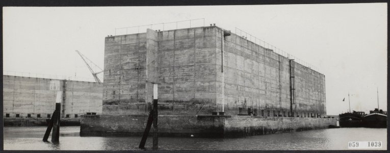 Reeks 059-1039, 059-1041 Caissons voor sluiting stroomgat Ouwerkerk na watersno, Bestanddeelnr 059-1039