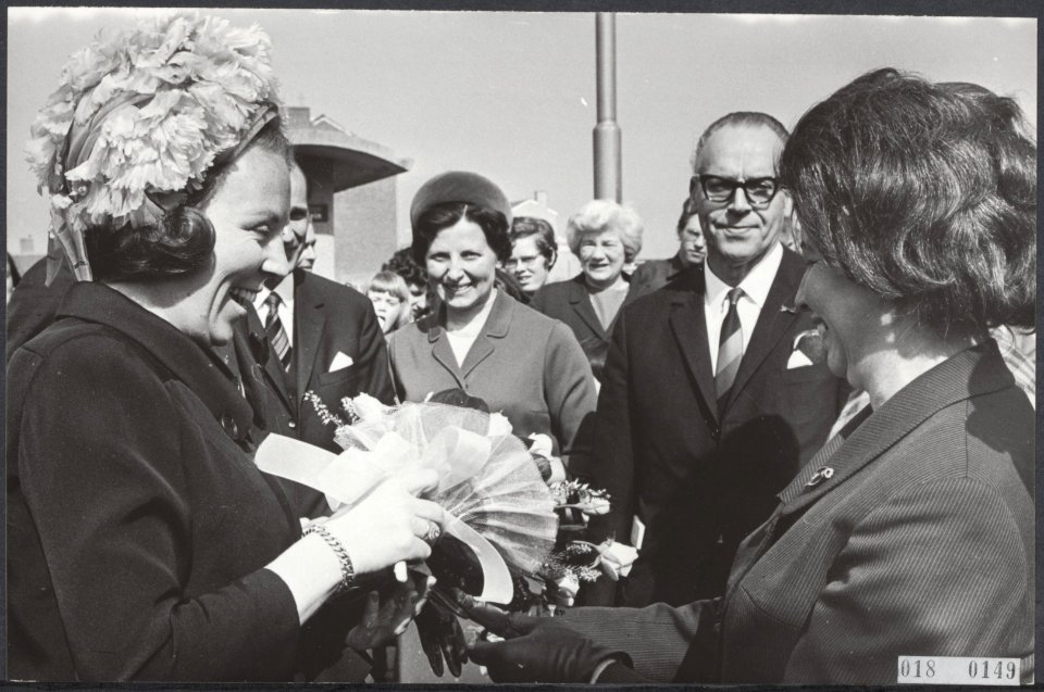 Reeks 018-0147 tm 018-1050 Beatrix en Claus bezoeken congres van M68, Bestanddeelnr 018-0149