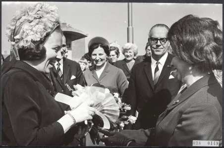 Reeks 018-0147 tm 018-1050 Beatrix en Claus bezoeken congres van M68, Bestanddeelnr 018-0149