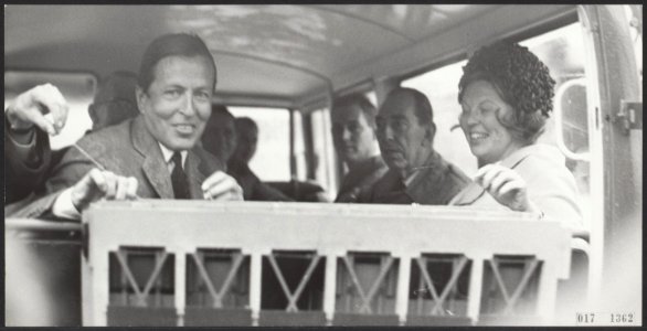 Reeks 017-1360 tm 017-1362 Beatrix en Claus bezichtigen de Lauwerszeewerken, Bestanddeelnr 017-1362