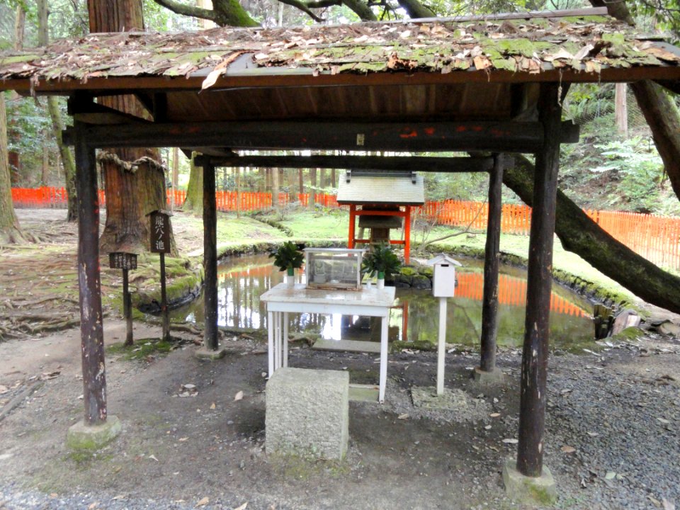 Red shrine - Ishiyamadera - Otsu, Shiga - DSC07411