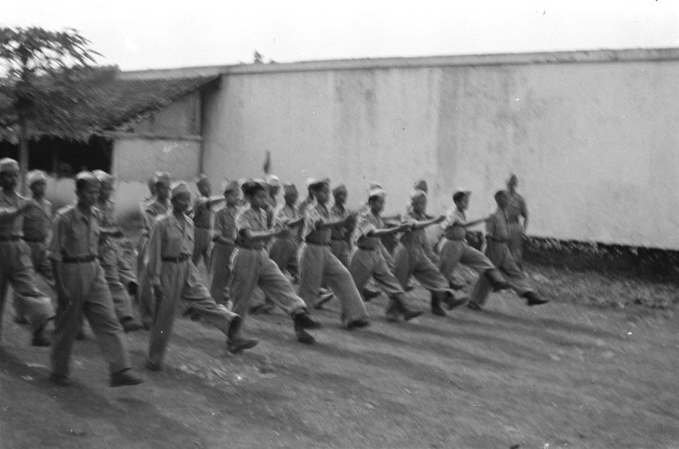 Recruten in opleiding excerceren, Bestanddeelnr 430-3-5