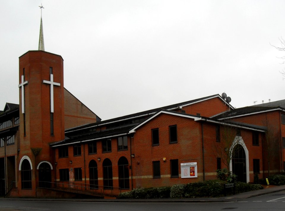 Redhill Methodist Church and Centre, Gloucester Road, Redhill (January 2011) (3)