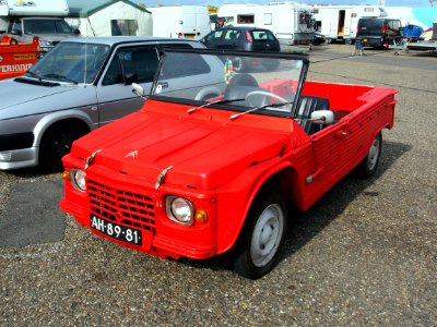 Red 1971 Citroën Dyane 6 Mehari pic1