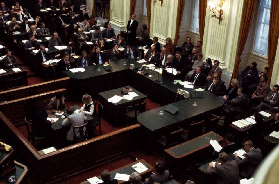 Regeringsverklaring overzichten in de Tweede Kamer terwijl van Agt de regerings, Bestanddeelnr 253-8622