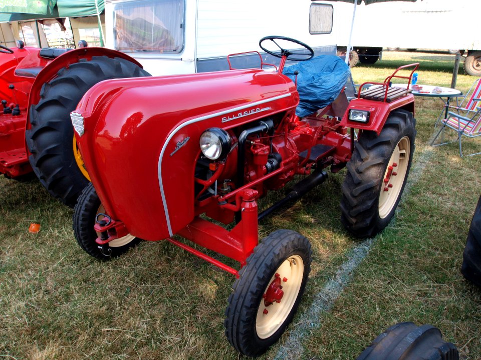 Red Porsche Algaier diesel pic2