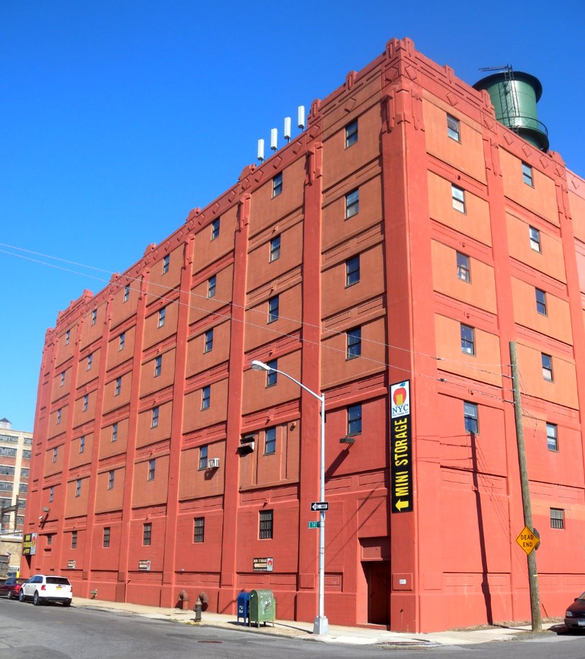 Red bldg E141 Walnut Av Pt Morris jeh