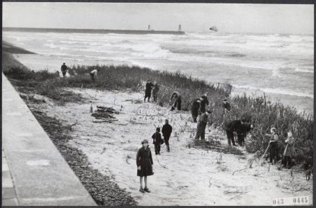 Reeks 043-0445 tm 043-0448 storm aan de Nederlandse kust, Bestanddeelnr 043-0445