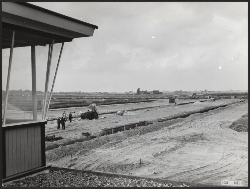 Reeks 059-0484, 059-0488, 059-0490, 059-0492. Aanleg nieuwe vliegveld Zestienhov, Bestanddeelnr 059-0484
