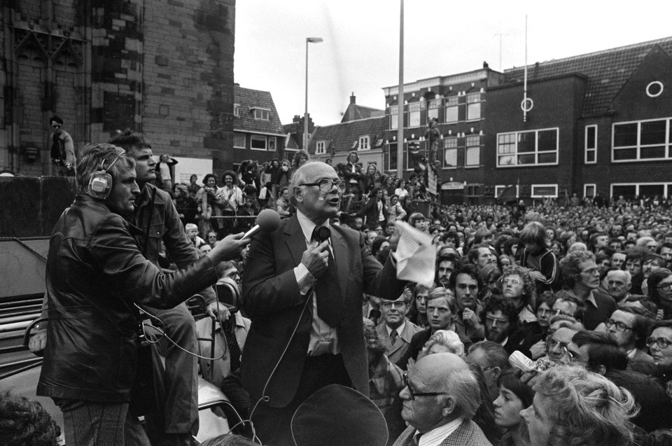 Regering demonstreert tegen doodvonnissen in Spanje in Utrecht premier Den Uyl , Bestanddeelnr 928-1747
