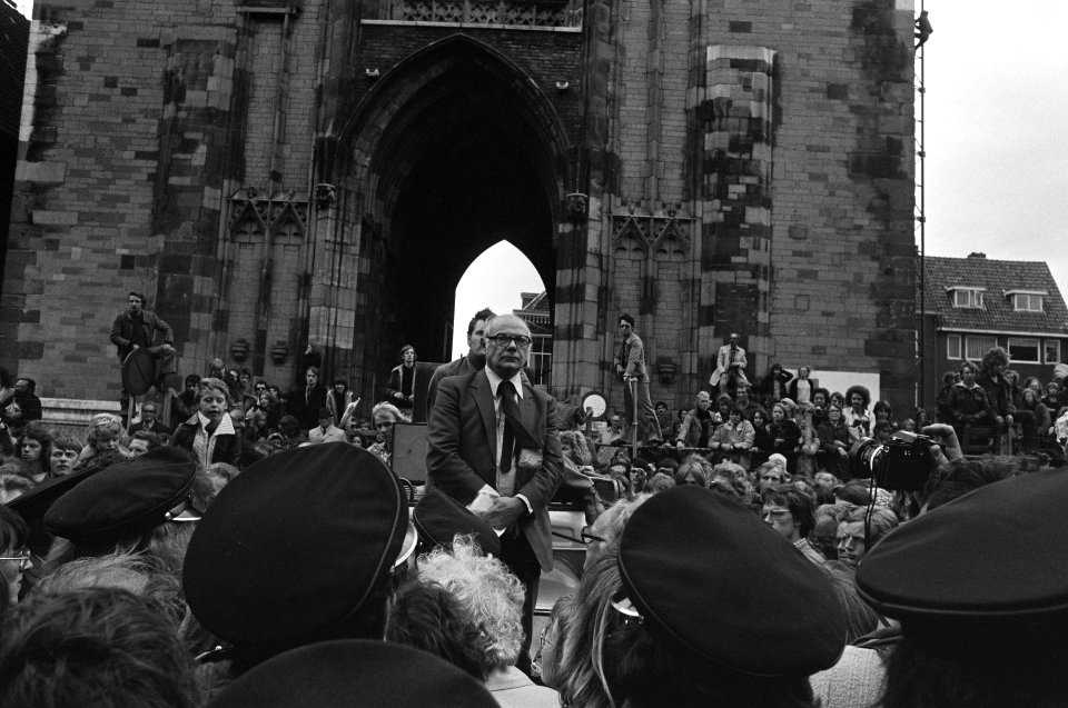 Regering demonstreert tegen doodvonnissen in Spanje in Utrecht premier Den Uyl , Bestanddeelnr 928-1749