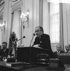 Regeringsverklaring door Minister President De Jong in Tweede Kamer , Minister P, Bestanddeelnr 920-2414