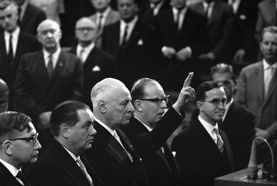 Regeringsverklaring in Tweede Kamer Tijdens de regeringverklaring Luns, Witter, Bestanddeelnr 915-3932