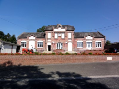 Regny (Aisne) mairie et école