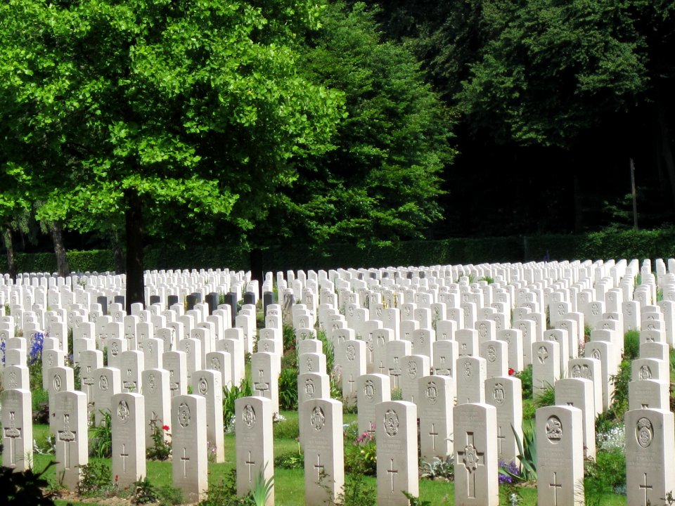 Reichswald Forest War Cemetery graves