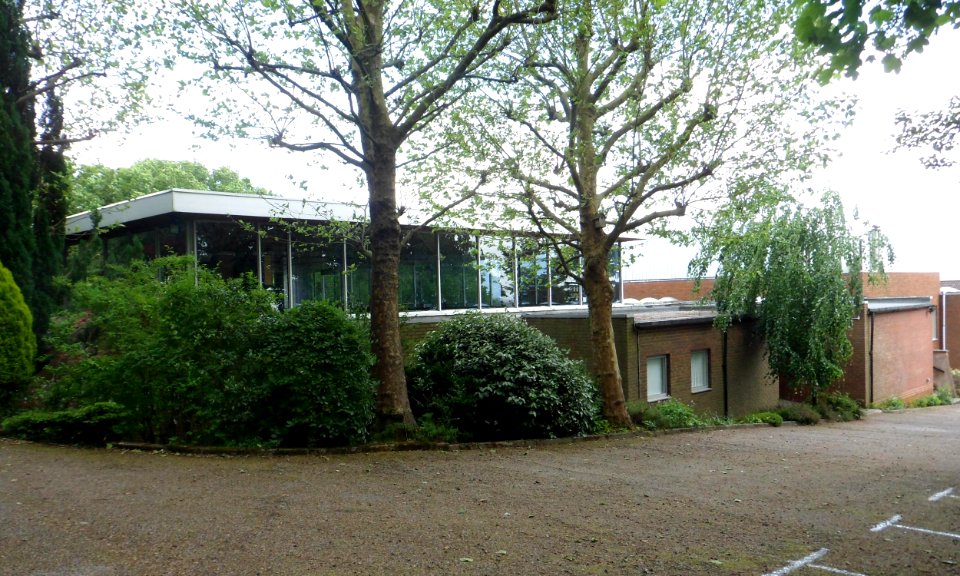 Reigate Park Church (URC), Park Lane East, South Park, Reigate (June 2013) (2)