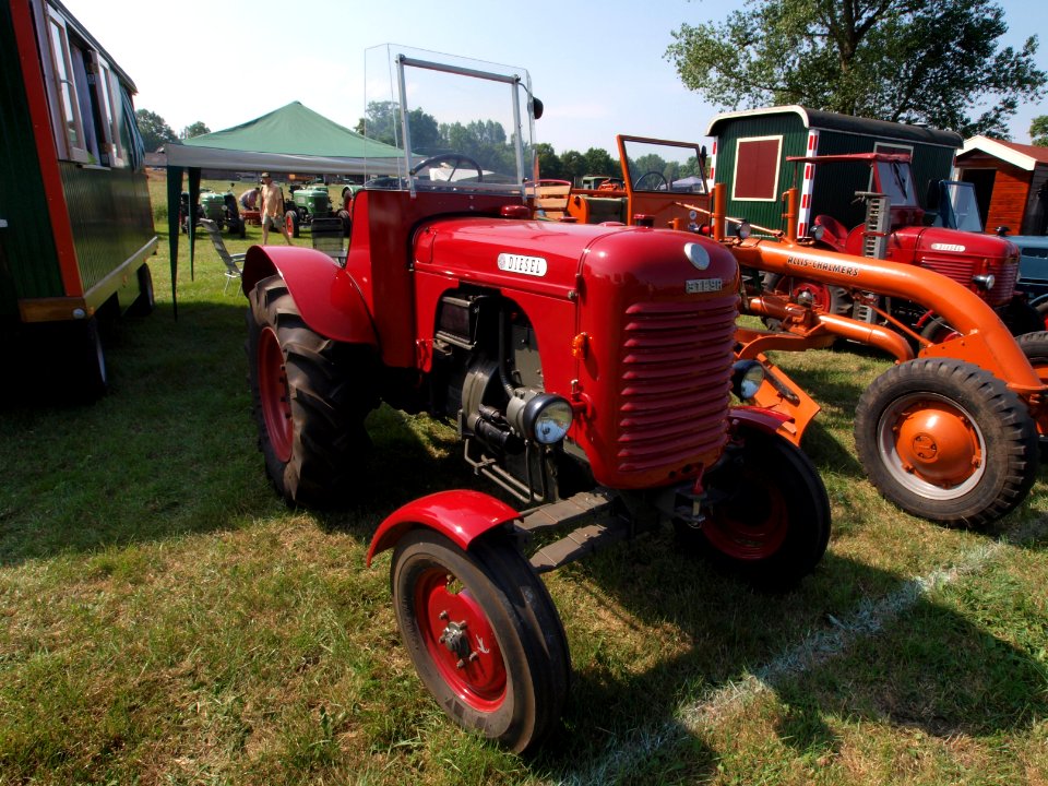Red Steyr diesel pic1