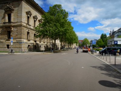 Reichsgerichtsfassade und Tiefgarage an der Beethovenstraße in Leipzig mit Blick nach Osten Mitte Mai 2019