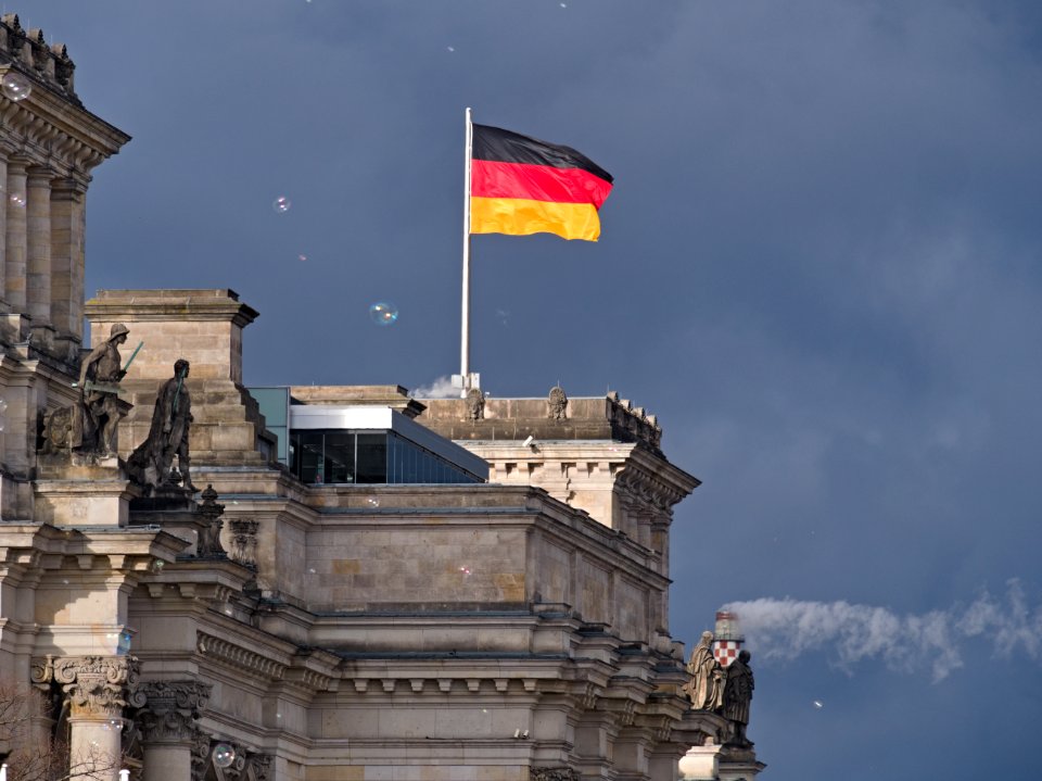 Reichstag with chimney behind 05
