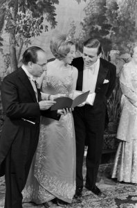 Regeringsdiner te Delft in Prinsenhof, v.l.n.r. Premier Cals , prinses Beatrix e, Bestanddeelnr 918-8575