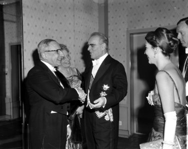 Regeringsdiner t.g.v. van de Griekse President. V.l.n.r. Minister-president Cara, Bestanddeelnr 914-8786