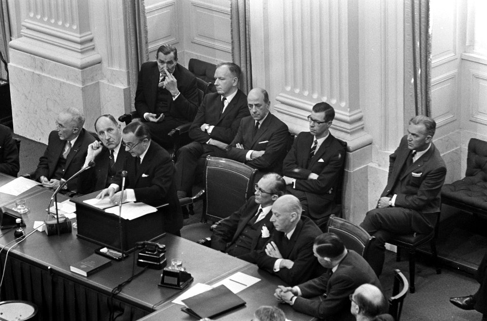 Regeringsverklaring door Minister President De Jong in Tweede Kamer , v.l.n.r. P, Bestanddeelnr 920-2407