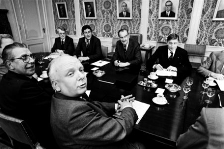 Regering spreekt met NOC en NSF i.v.m. mogelijke boycot Olympische Spelen in Mos, Bestanddeelnr 930-6397