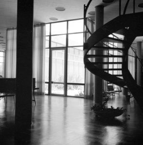 Rehovot. Weizmann Institute interieur van het gebouw waarin ondergebracht de bi, Bestanddeelnr 255-3912