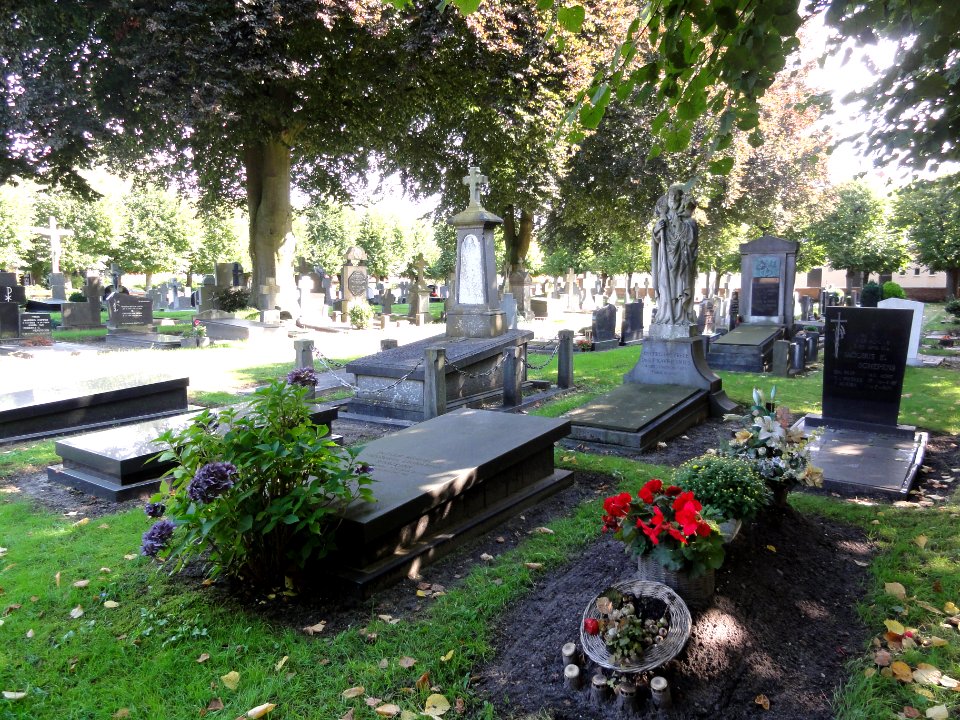 Reek Rijksmonument 519143 kerkhof, algemeen