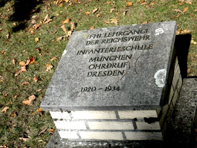 Reichswehr 01 Dresden Albertstadtkaserne, Gedenkstein der Reichswehr