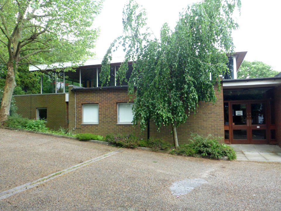 Reigate Park Church (URC), Park Lane East, South Park, Reigate (June 2013) (4)