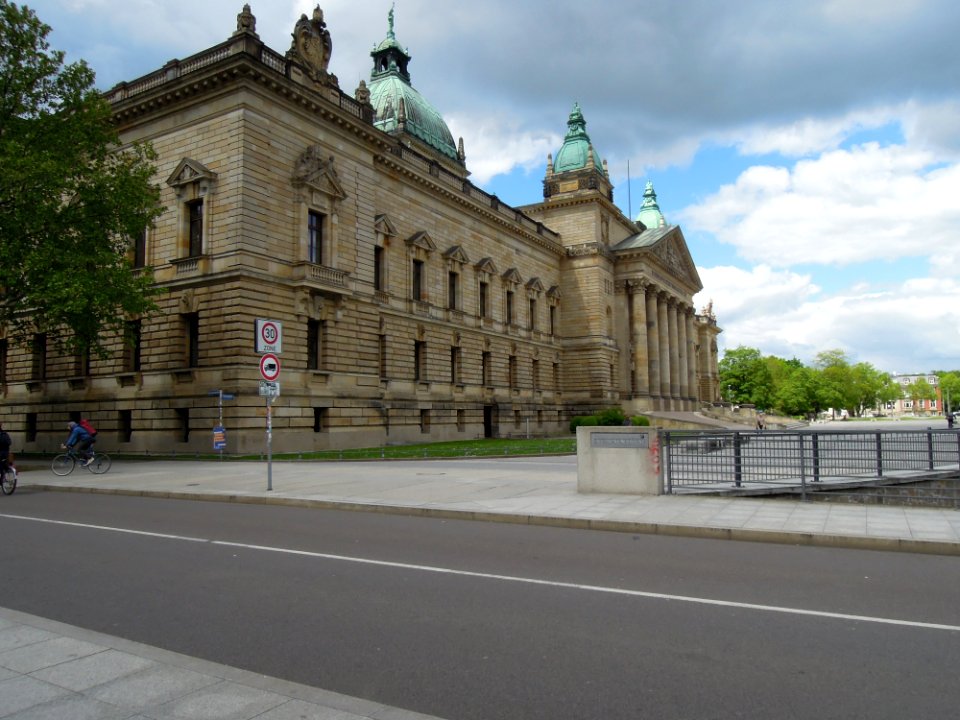 Reichsgerichtsgebäude in Leipzig in der Dreiviertelansicht von Südosten Mitte Mai 2019a