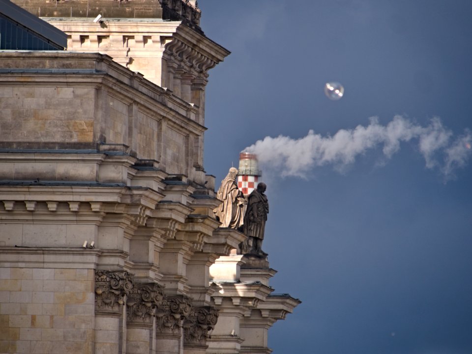 Reichstag with chimney behind 01