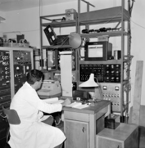 Rehovot Weizmann Institute interieur van een laboratorium op het terrein van h, Bestanddeelnr 255-3902
